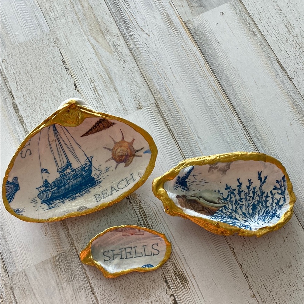 Decorative Seashell Dishes with Nautical Design